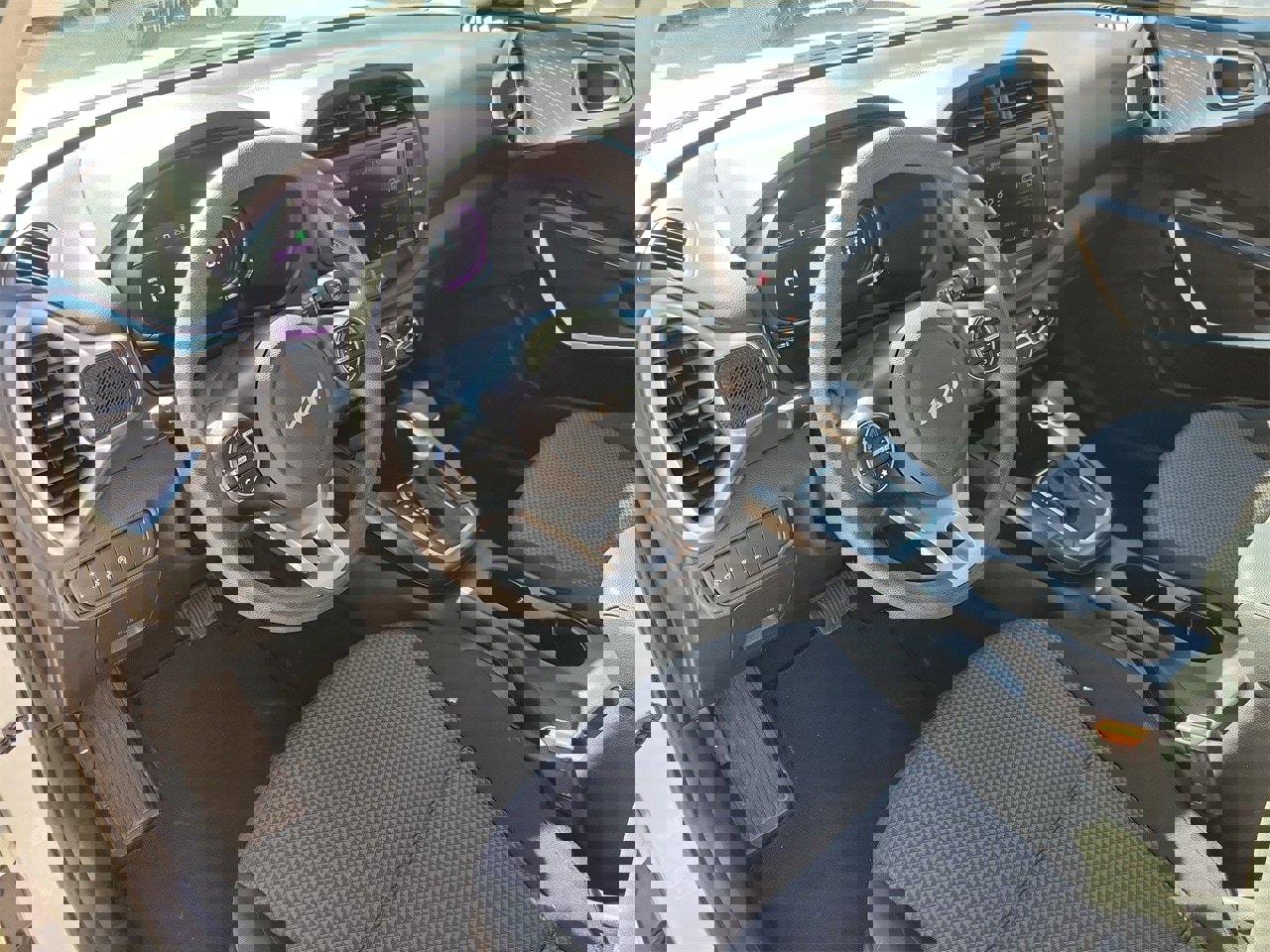 Used 2024 Kia Soul LX w/ Option Group 015 image 14