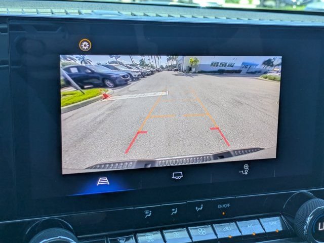 Used 2024 Chevrolet Colorado LT w/ LT Convenience Package RWD image 27