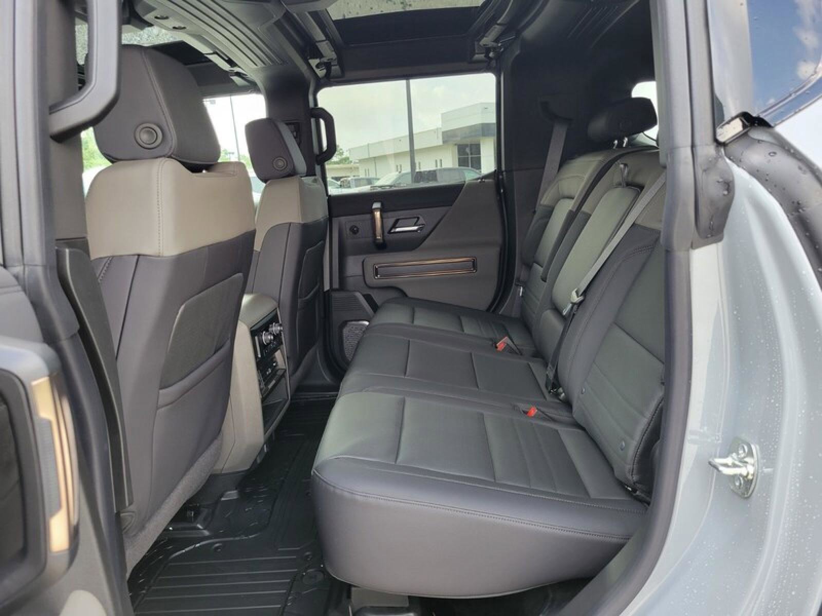 New 2025 GMC Hummer EV 2X w/ LPO, Illumination Package image 29
