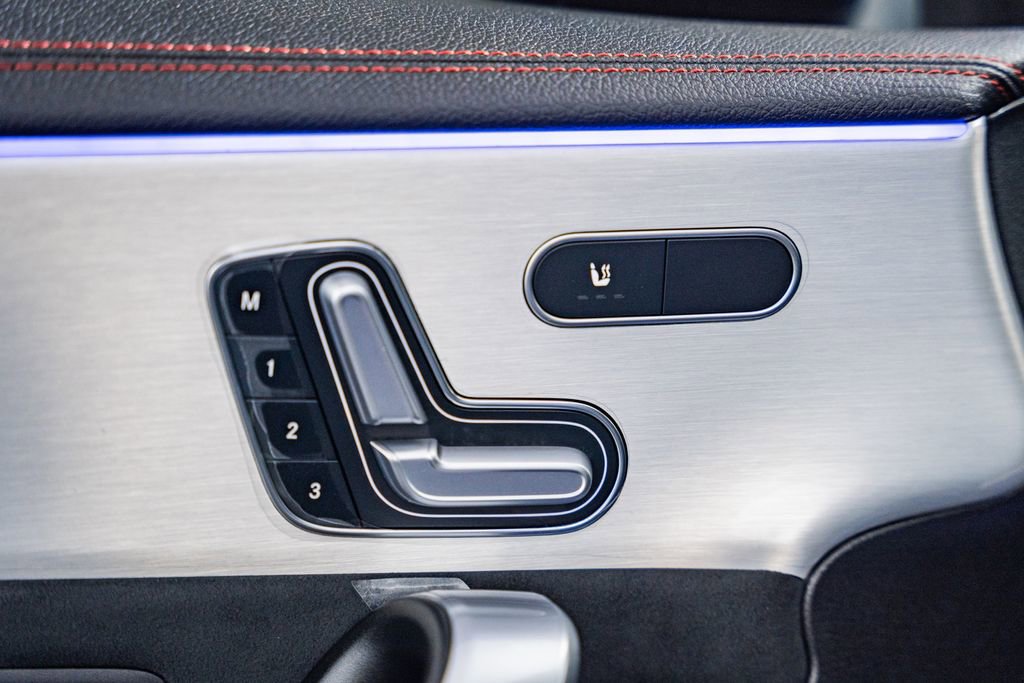 Used 2024 Mercedes-Benz CLA 35 AMG 4MATIC image 39