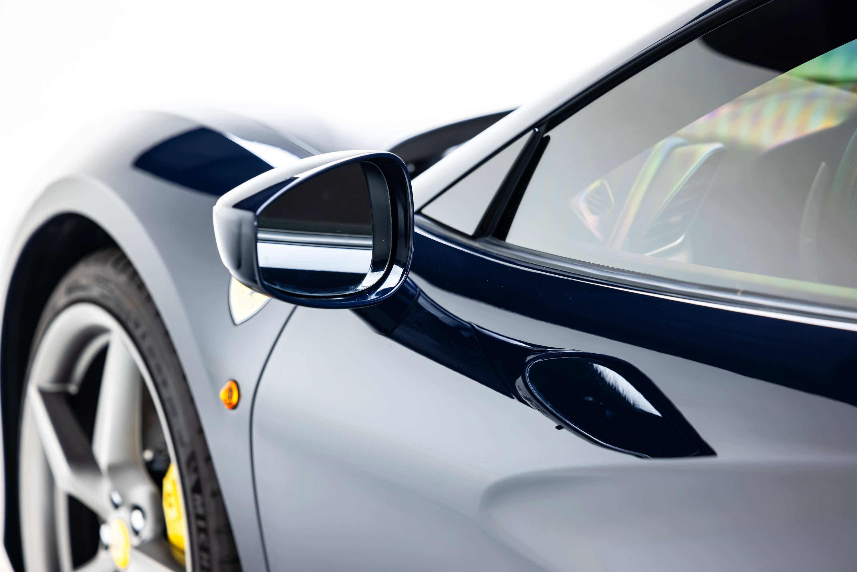 Used 2018 Ferrari 488 Spider RWD image 21
