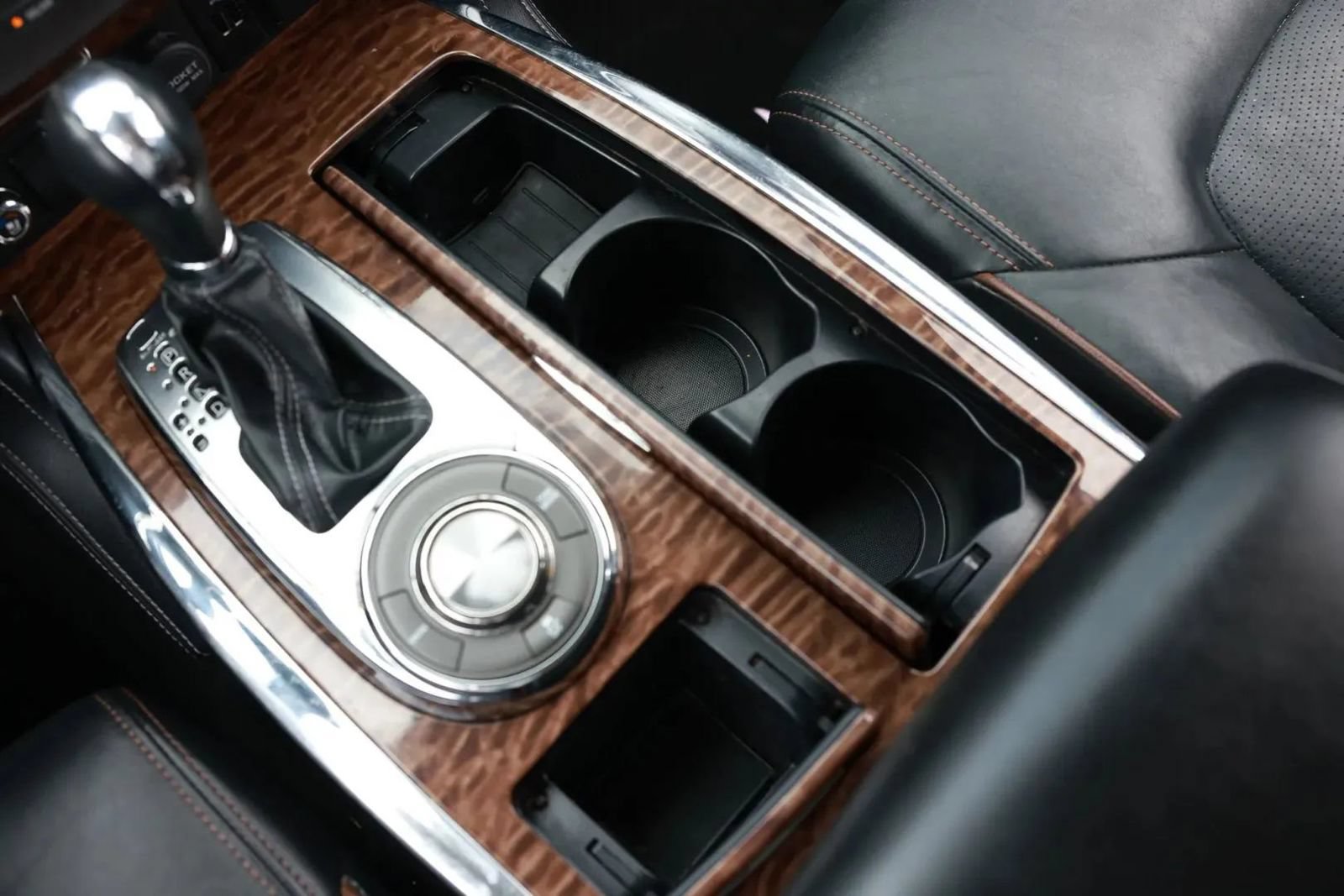 Used 2019 Nissan Armada Platinum w/ Captain's Chairs Package RWD image 44