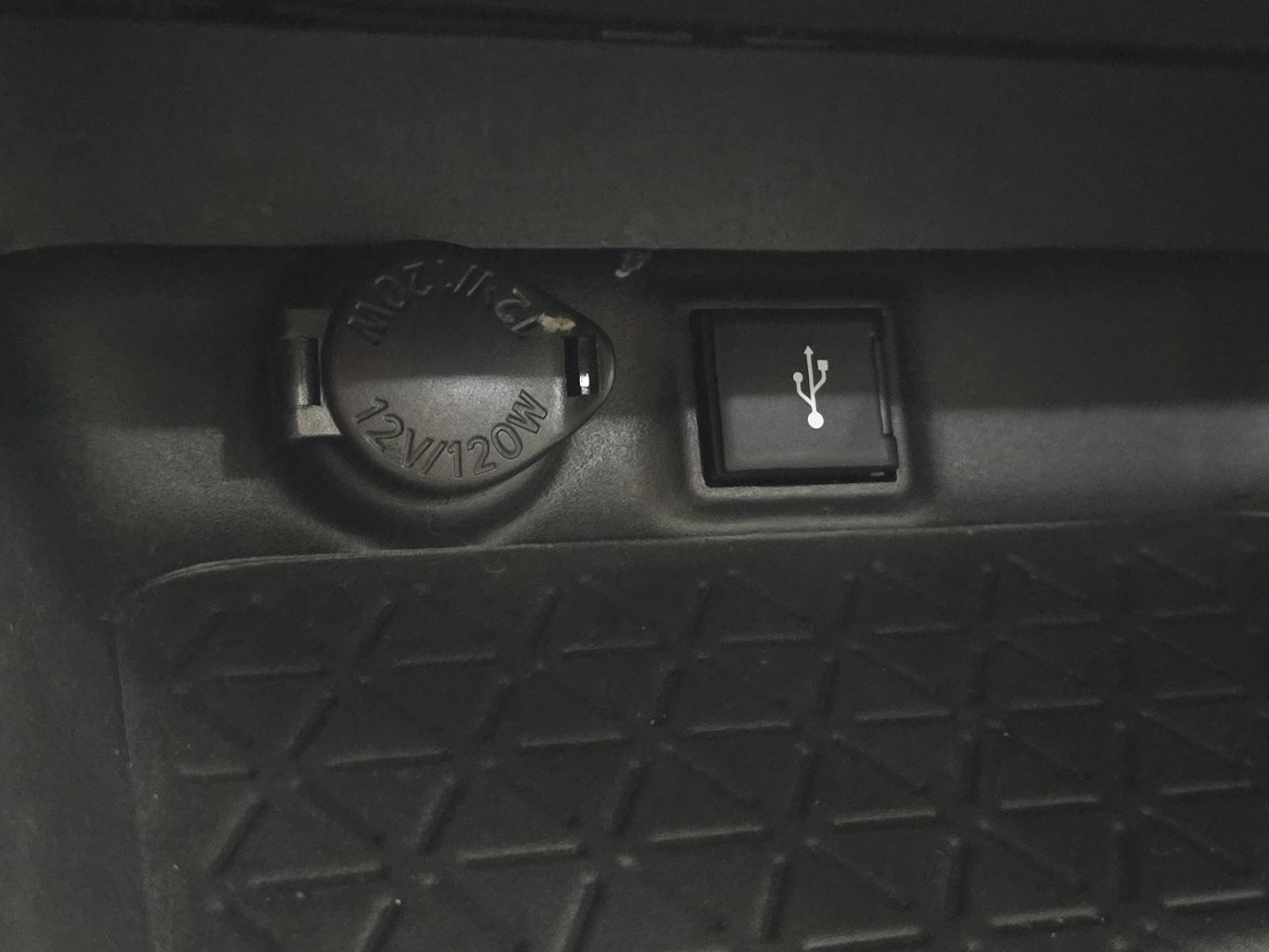 Certified 2022 Toyota RAV4 XLE Premium AWD/4WD image 30