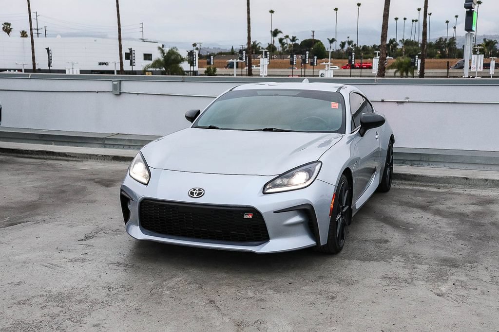 Used 2022 Toyota GR86 Premium w/ ALL Weather Mat Package (TMS) RWD image 4