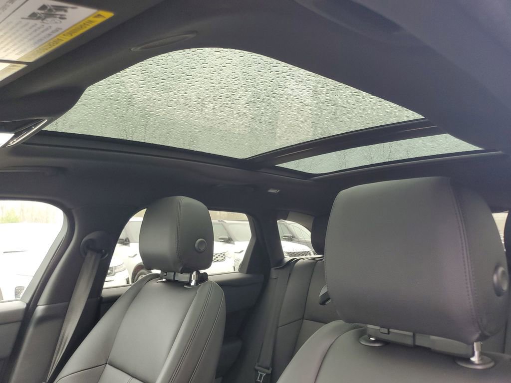 Used 2026 Land Rover Range Rover Velar Dynamic SE AWD/4WD image 12