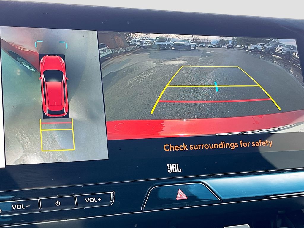 Used 2024 Toyota Venza Limited image 13