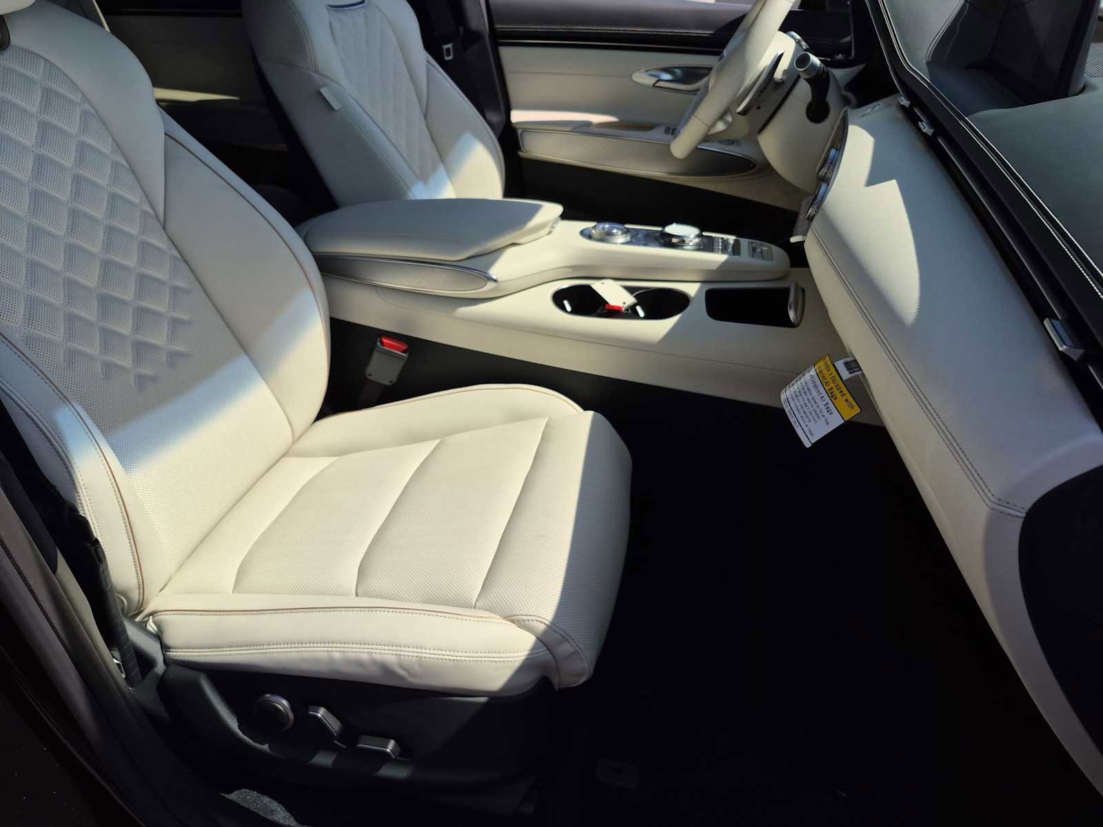 New 2025 Genesis Electrified GV70 Advanced w/ Prestige Package image 21