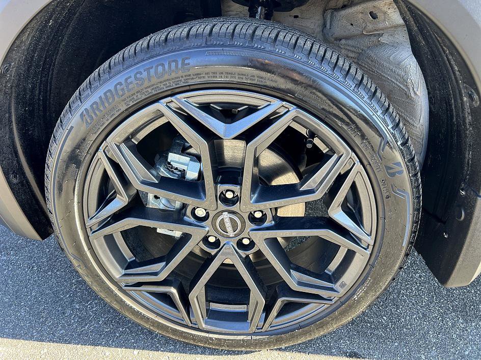 Certified 2025 Nissan Kicks SR w/ SR Premium Package image 9