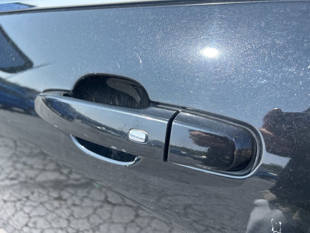 Used 2020 Chevrolet Equinox LT w/ Driver Convenience Package image 14