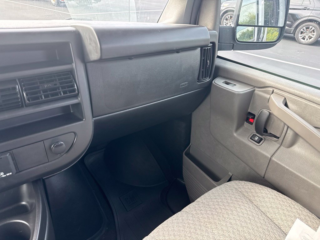 Used 2025 Chevrolet Express 3500 LT w/ LT Preferred Equipment Group RWD image 25