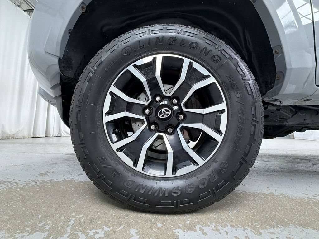 Used 2021 Toyota Tacoma TRD Sport w/ Technology Package AWD/4WD image 10