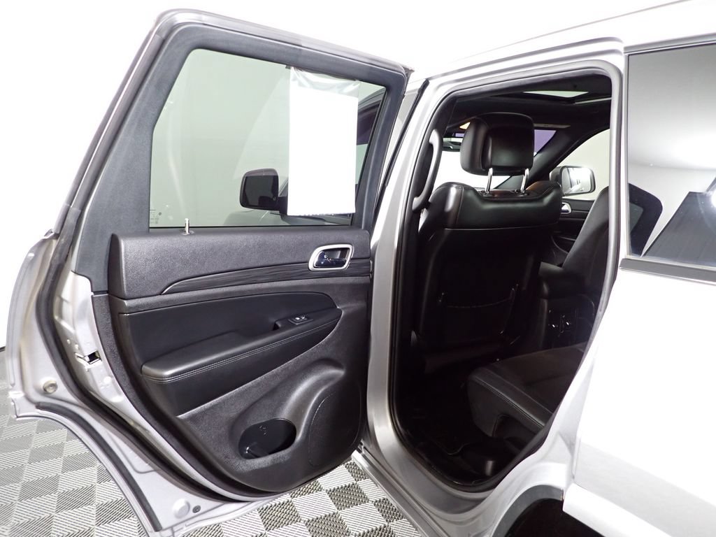 Used 2019 Jeep Grand Cherokee Altitude AWD/4WD image 31