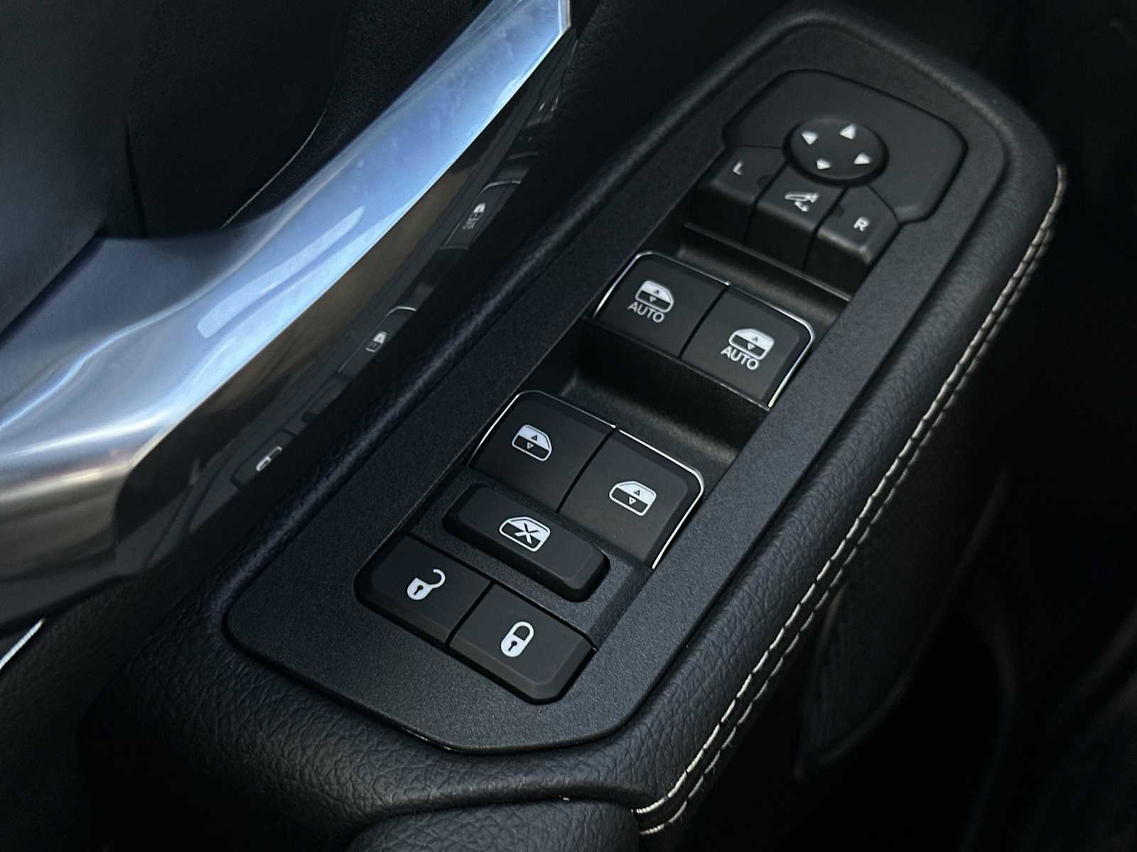 New 2026 RAM 1500 Laramie AWD/4WD image 15