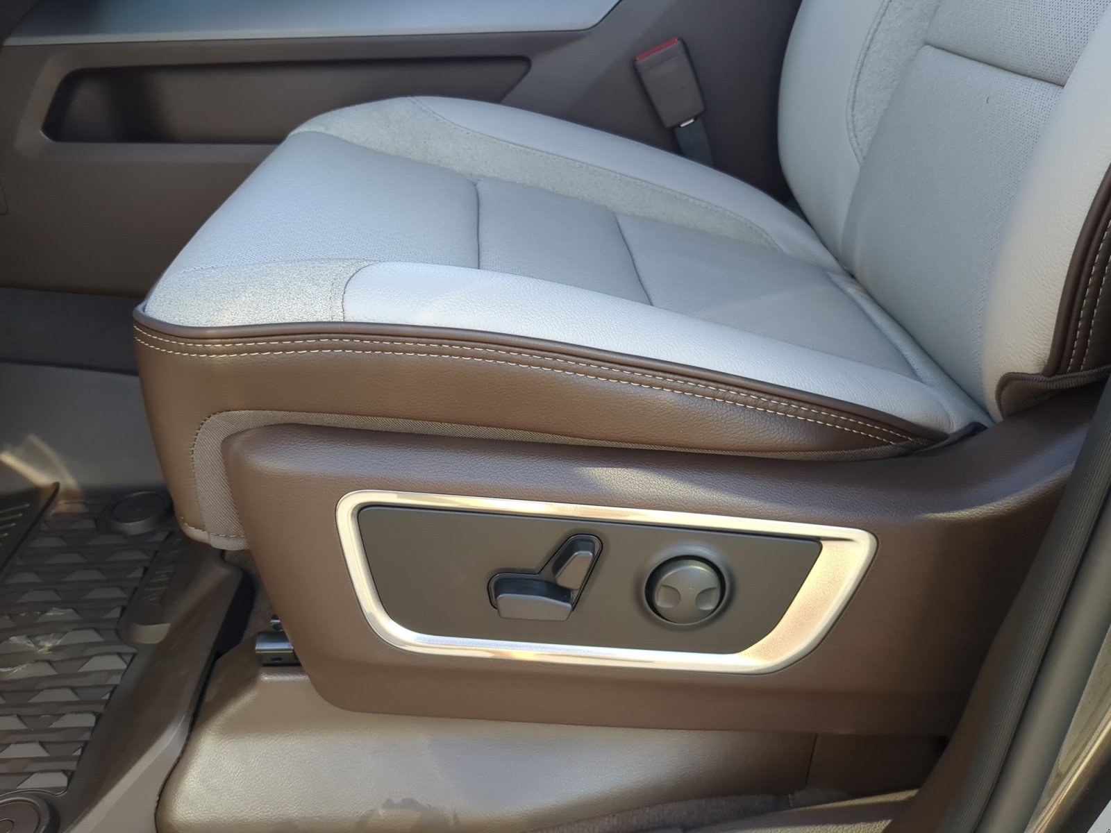 New 2026 RAM 1500 Laramie image 14