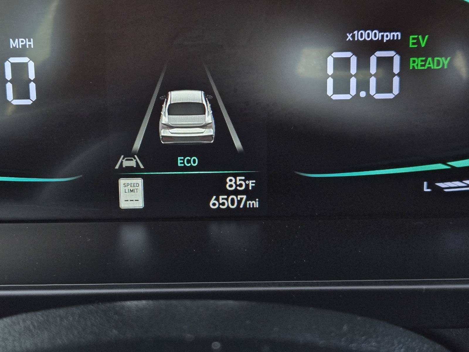 Used 2026 Hyundai Elantra Hybrid FWD image 16