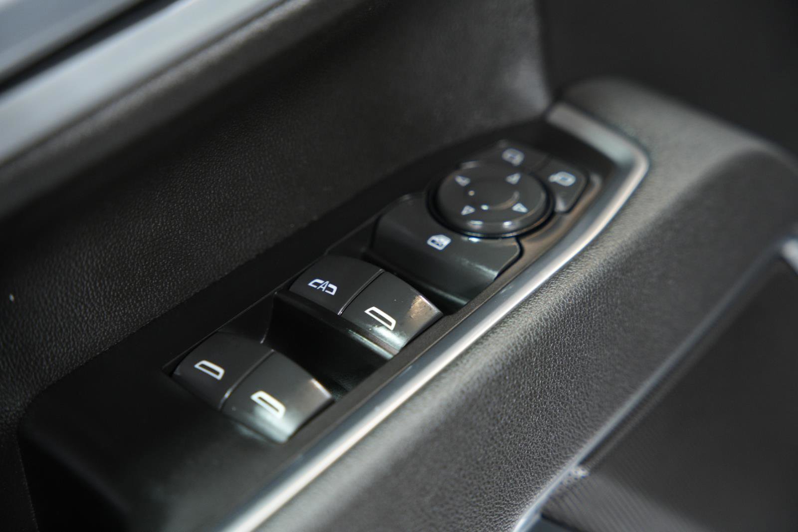 Used 2025 Chevrolet Silverado 2500 LT w/ Convenience Package image 23