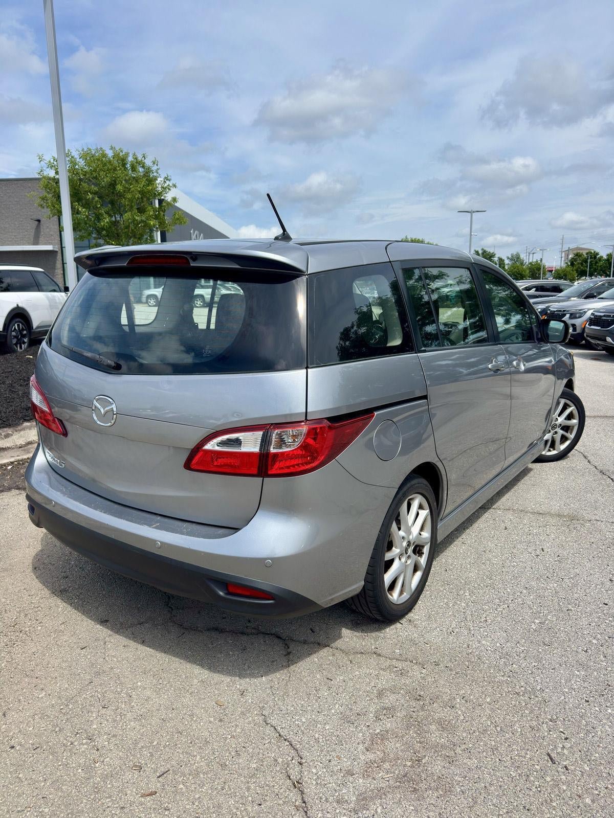 Used 2014 MAZDA MAZDA5 Touring FWD image 5