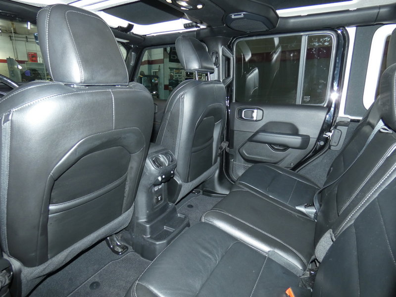 Used 2022 Jeep Wrangler Unlimited Sahara image 21