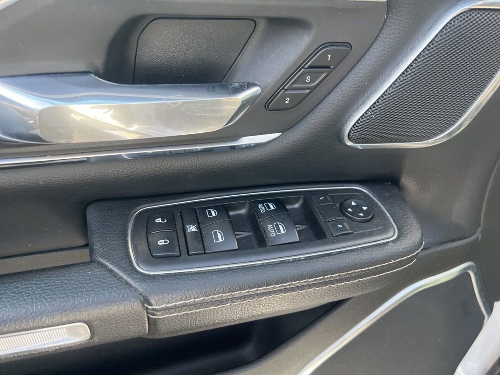 Used 2019 RAM 1500 Laramie AWD/4WD image 8