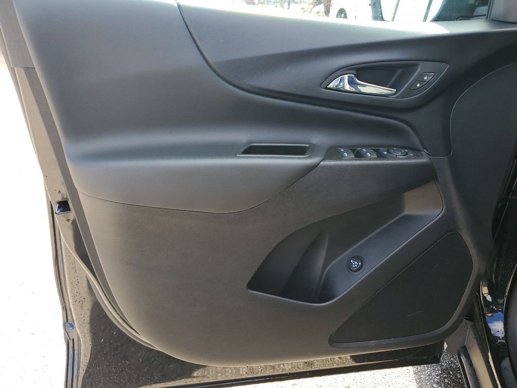Used 2023 Chevrolet Equinox LT image 15