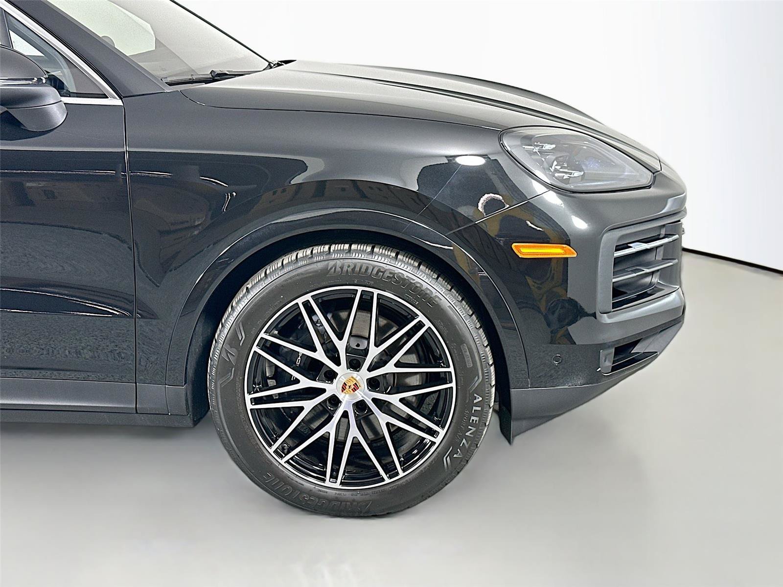 Certified 2025 Porsche Cayenne AWD/4WD image 14