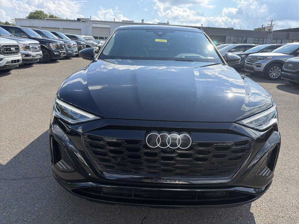 Used 2024 Audi Q8 e-tron Prestige w/ Prestige Package AWD/4WD image 8