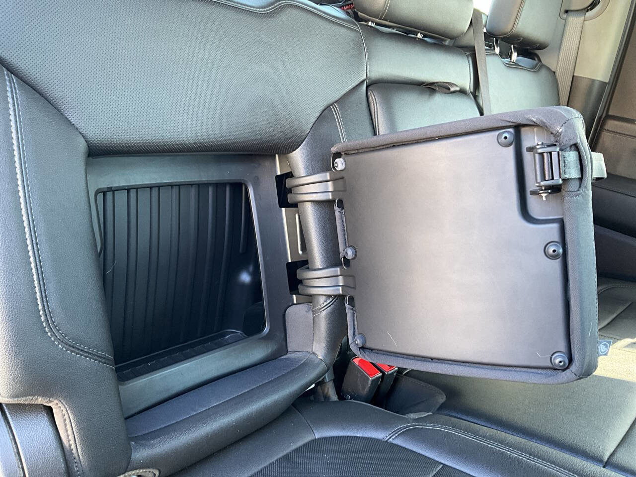 Used 2020 Chevrolet Silverado 2500 LTZ w/ LTZ Premium Package image 31