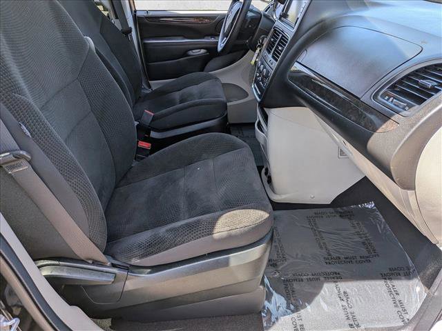 Used 2018 Dodge Grand Caravan SE w/ UConnect Hands-Free Group image 26