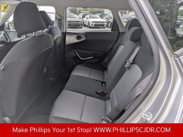Used 2022 Kia Soul LX FWD image 12
