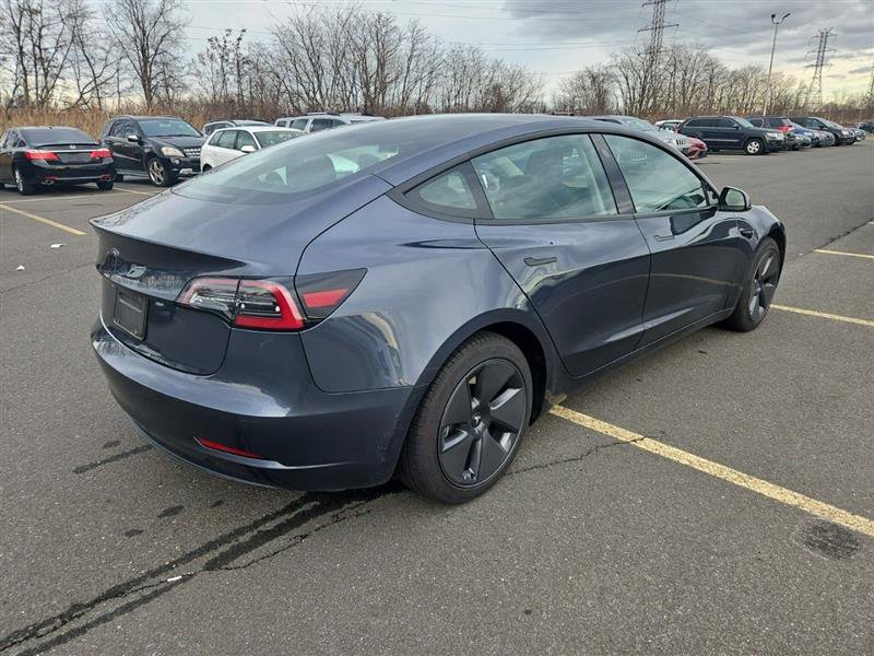 Used 2023 Tesla Model 3 Standard Range image 3