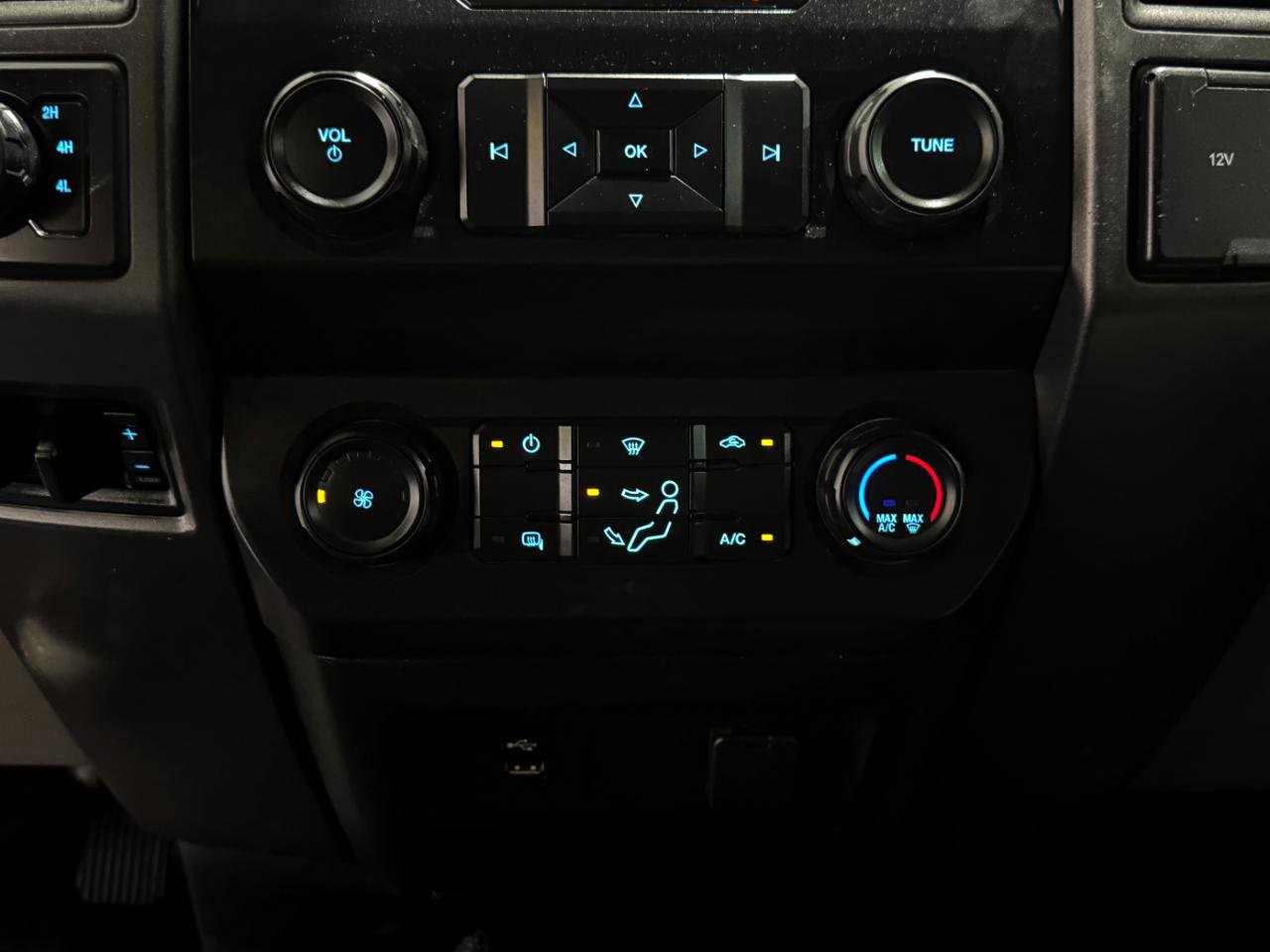 Used 2022 Ford F250 XL w/ Power Equipment Group AWD/4WD image 25