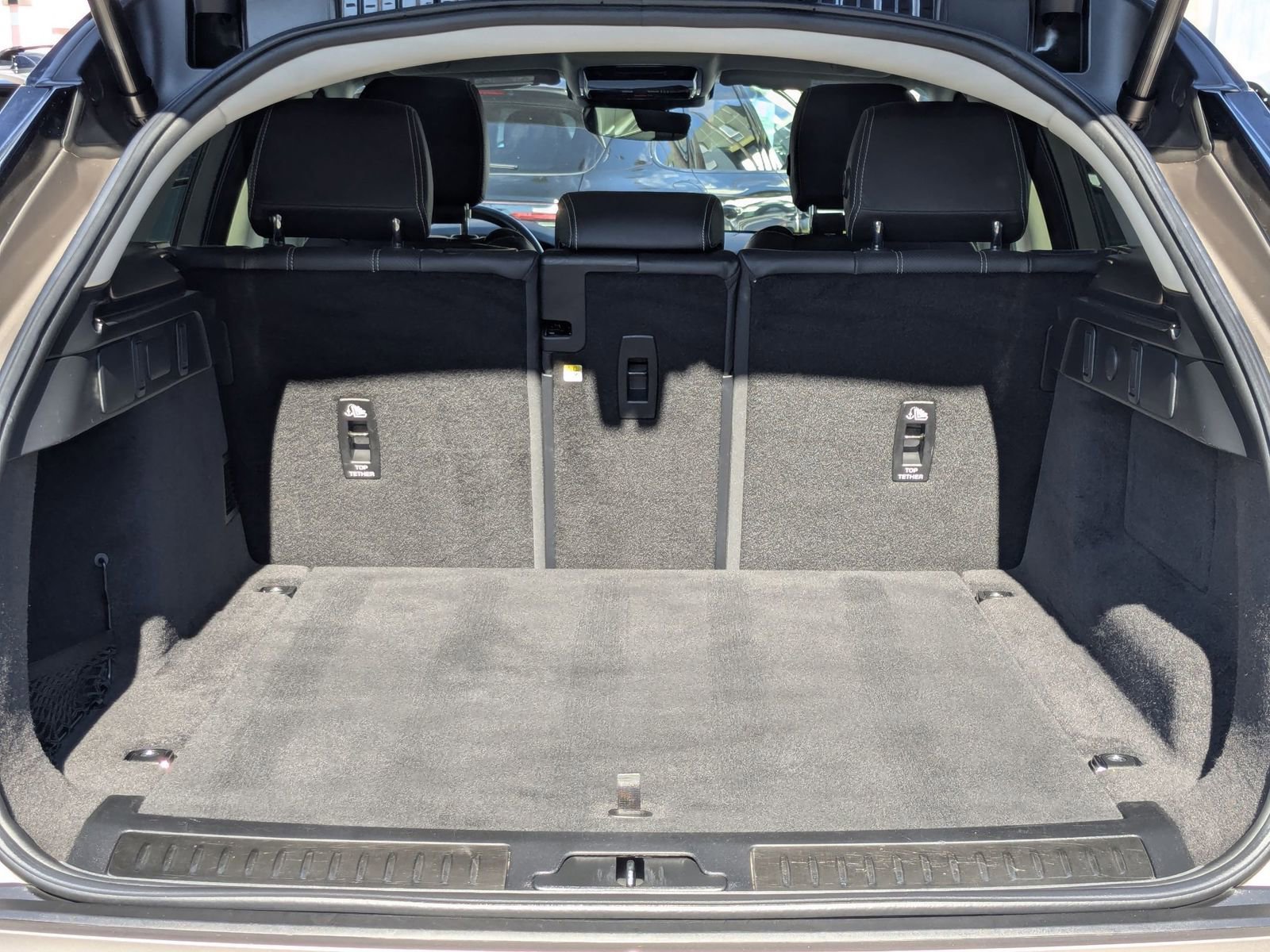 Used 2023 Land Rover Range Rover Velar S image 6