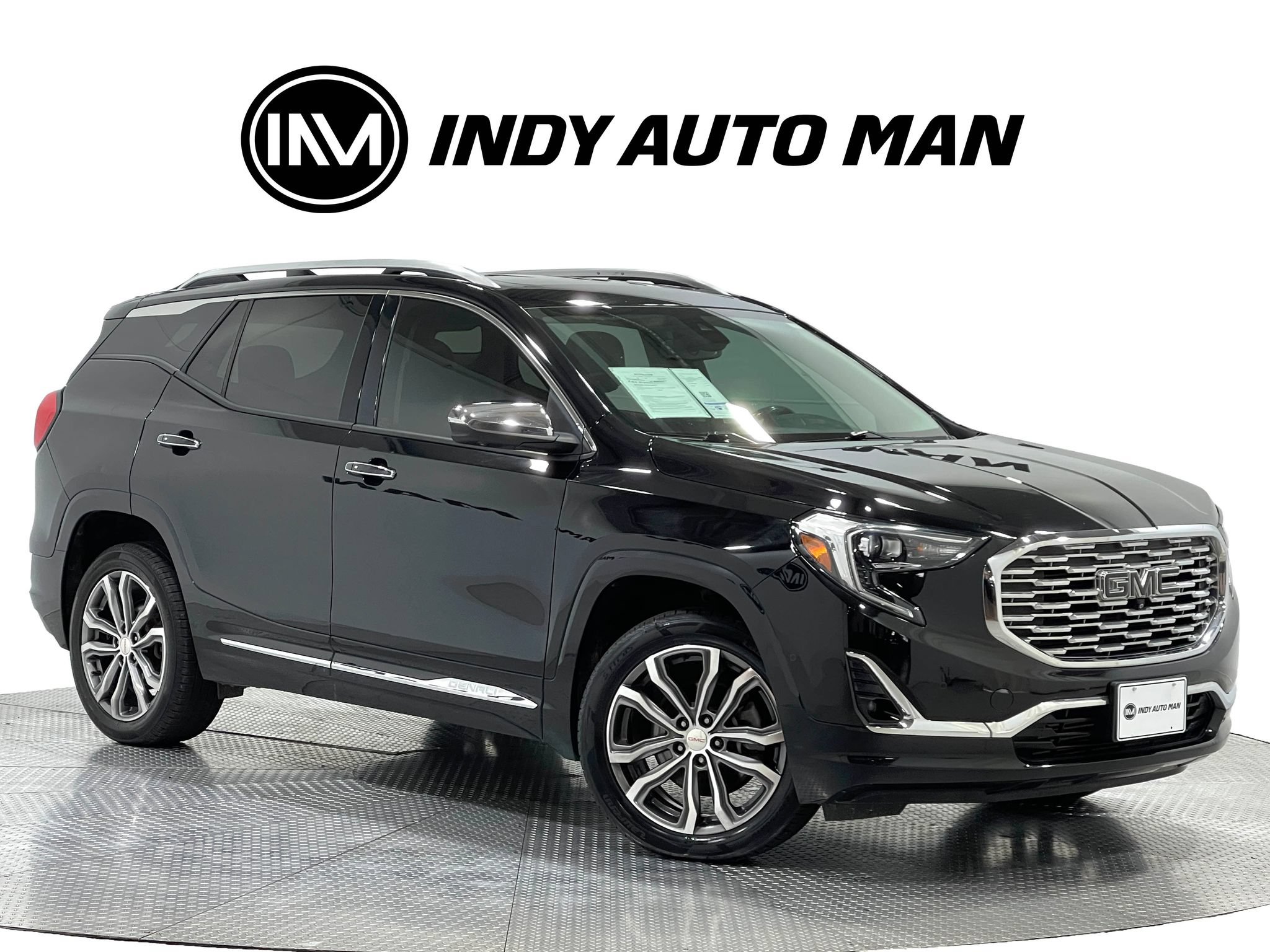 Used 2019 GMC Terrain Denali w/ GMC Pro Grade Package AWD/4WD image 2