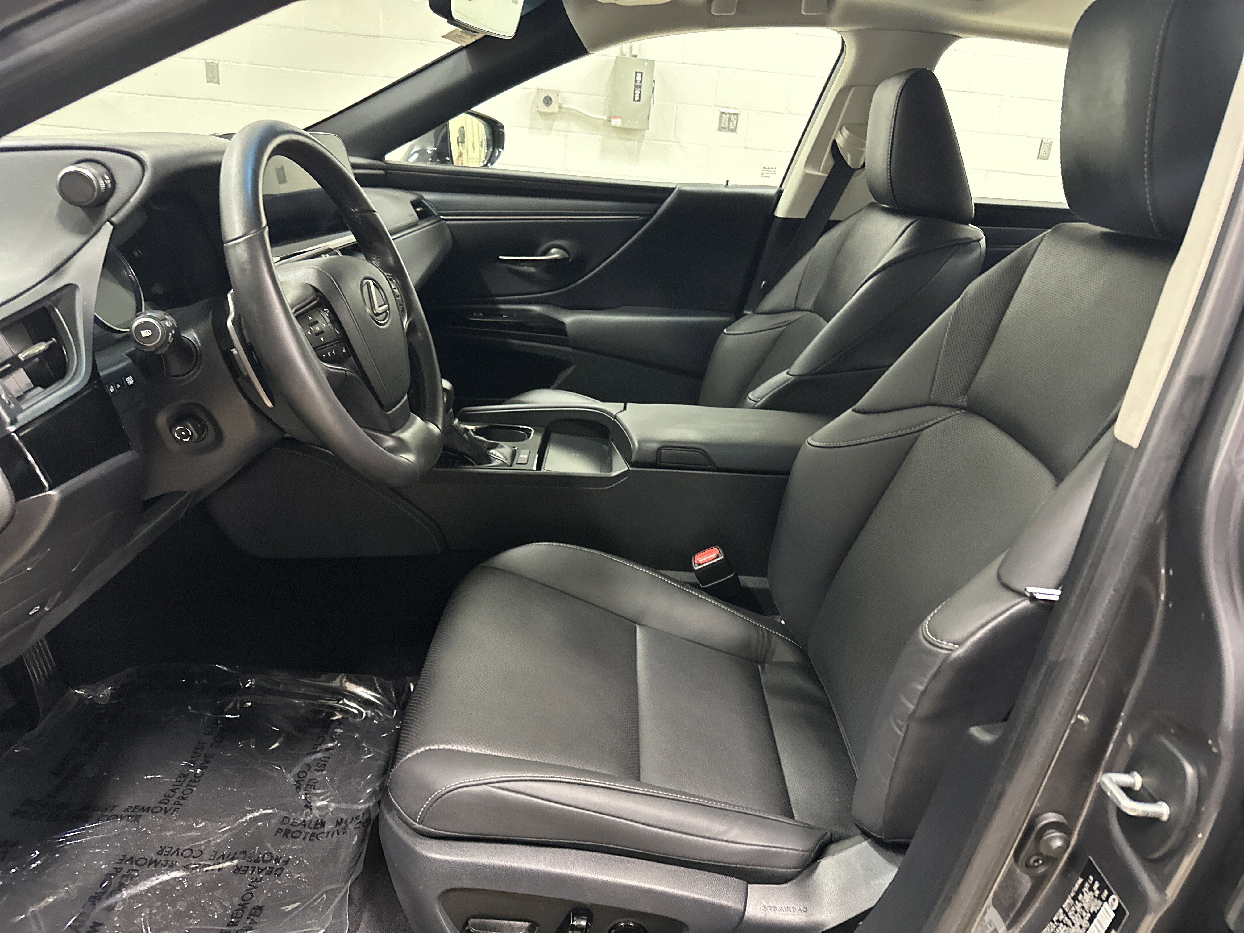 Certified 2023 Lexus ES 350 w/ Premium Package image 16