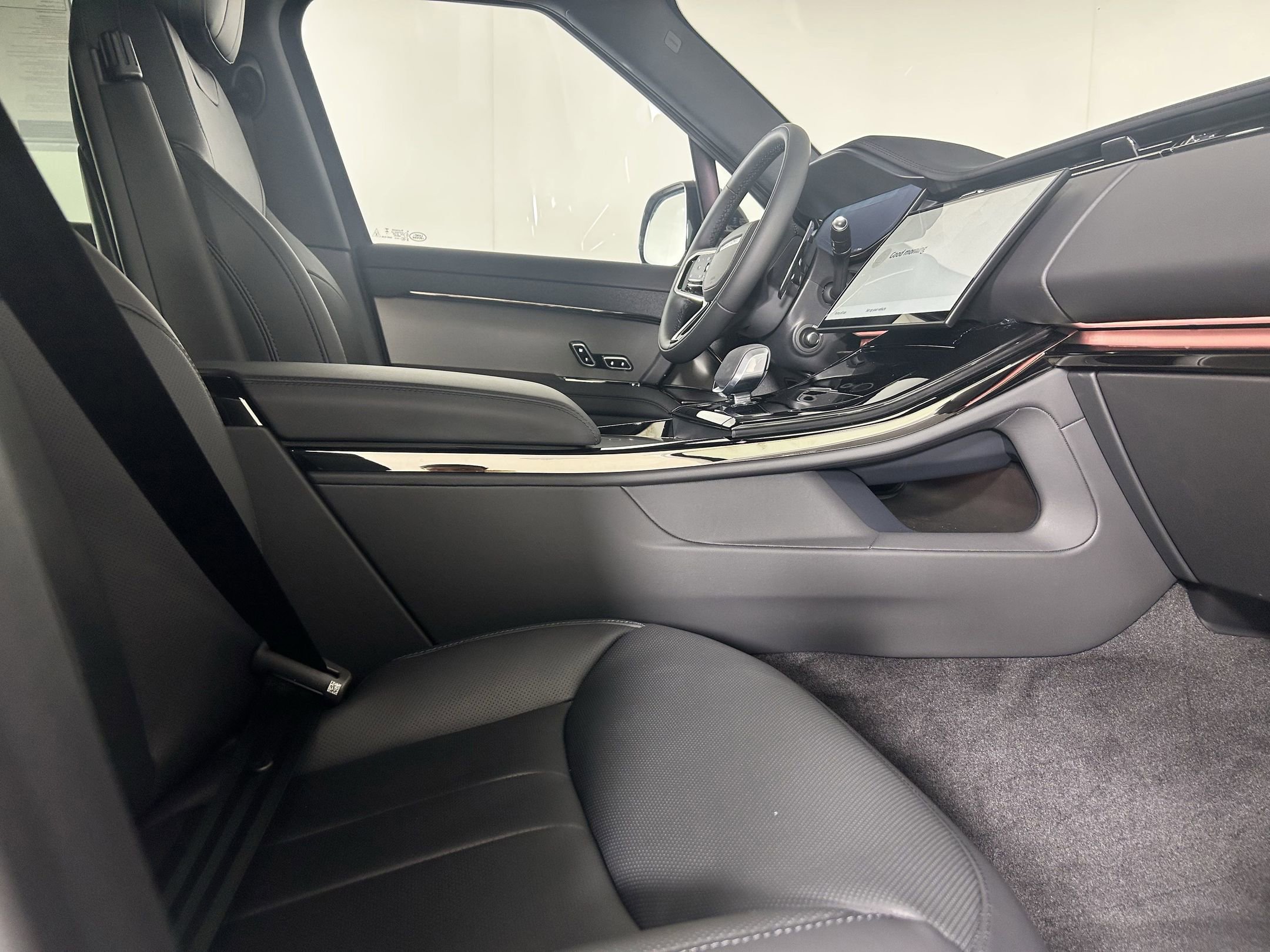 New 2025 Land Rover Range Rover Sport Dynamic SE image 18