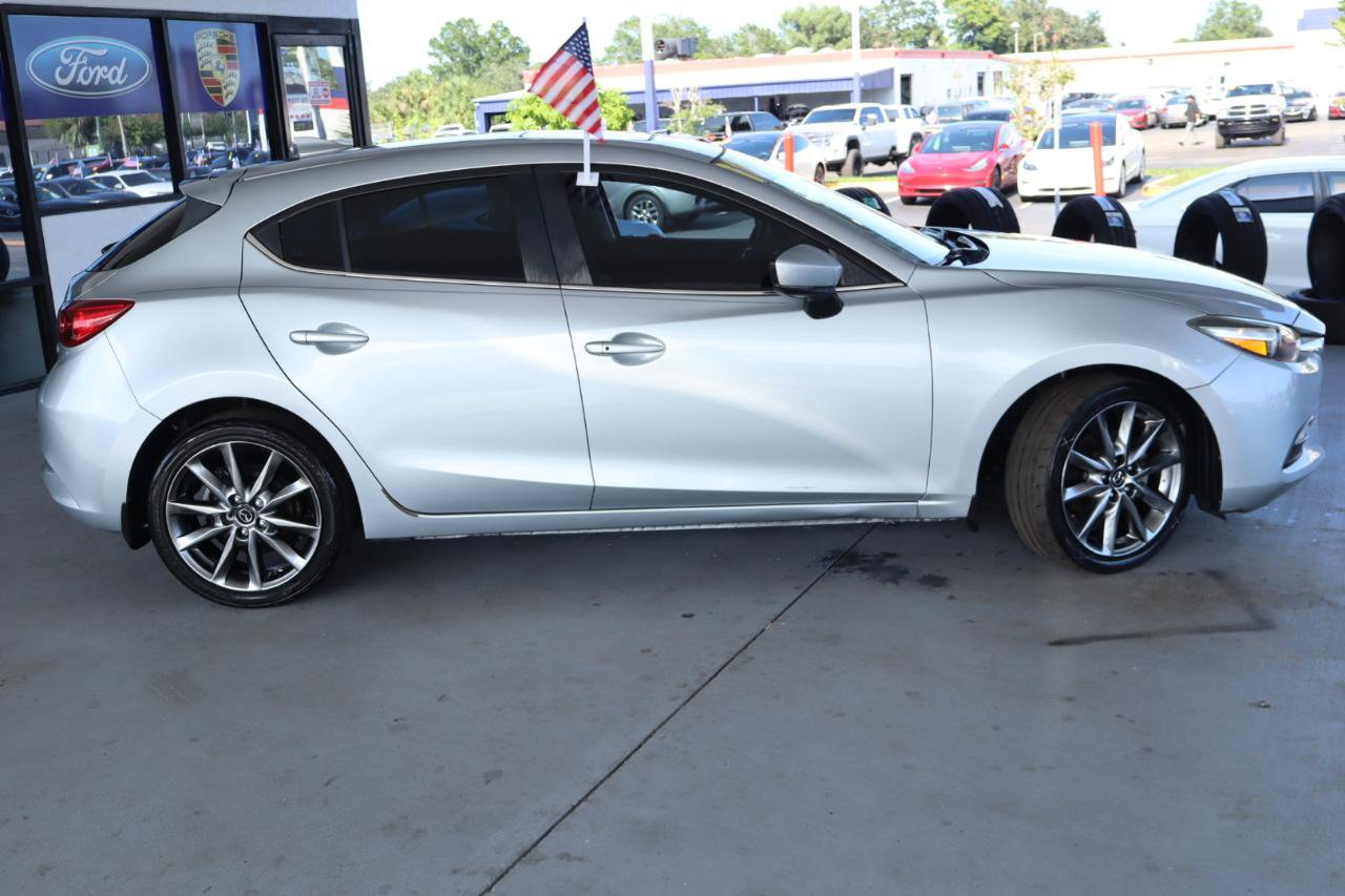 Used 2018 MAZDA MAZDA3 Touring FWD image 4