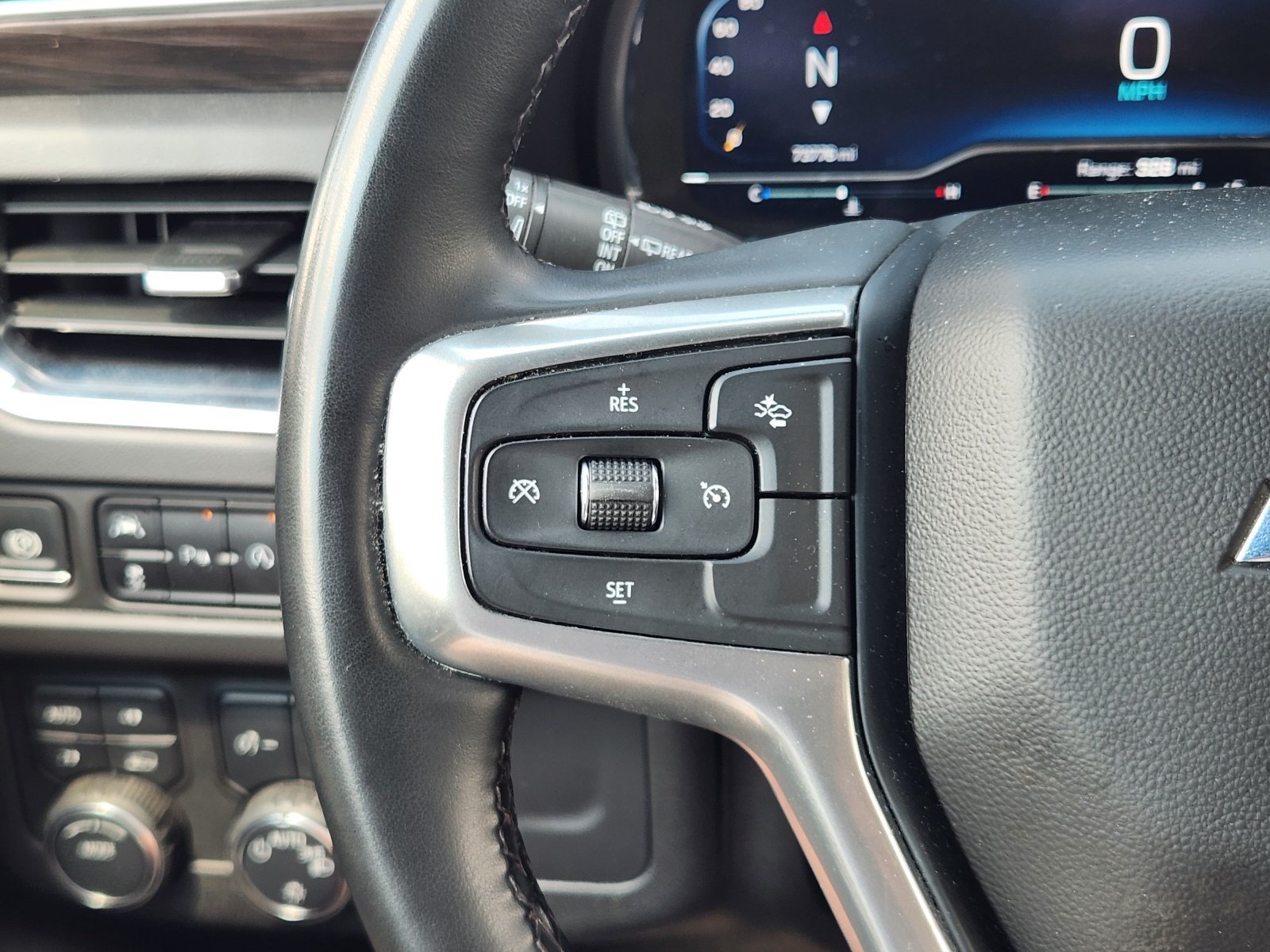 Used 2024 Chevrolet Suburban LT AWD/4WD image 31