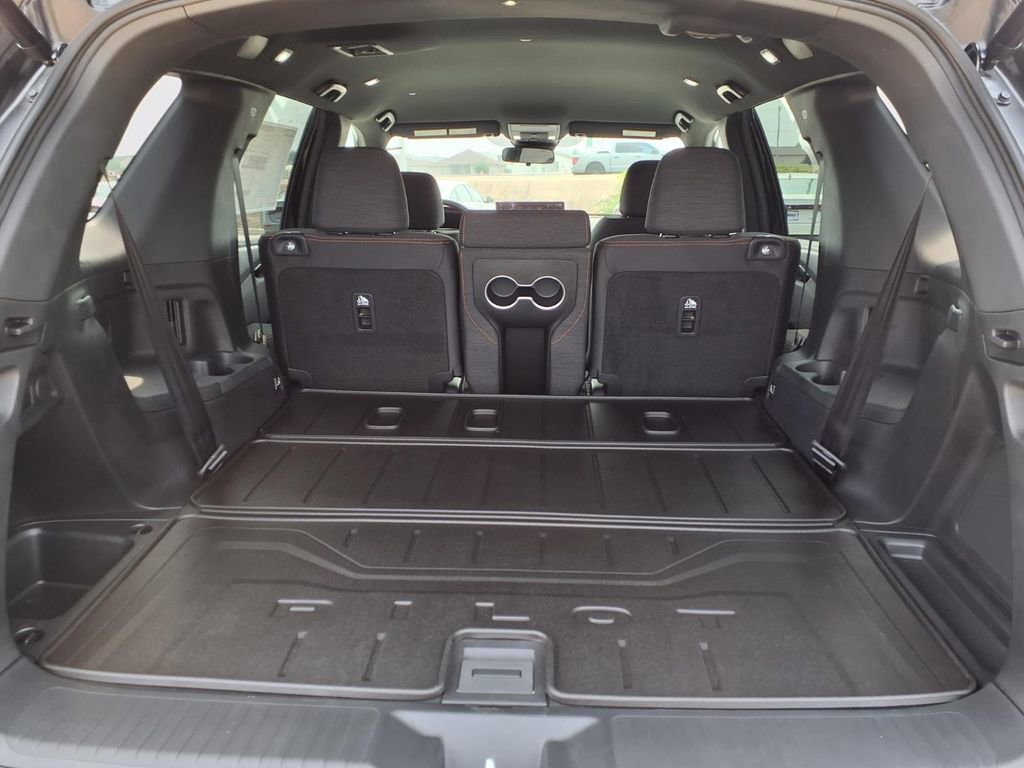 New 2026 Honda Pilot Sport image 10