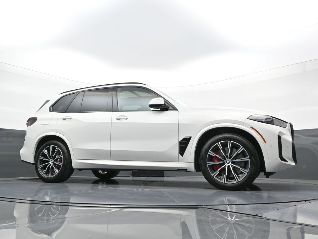 Used 2026 BMW X5 xDrive50e w/ M Sport Package AWD/4WD image 23