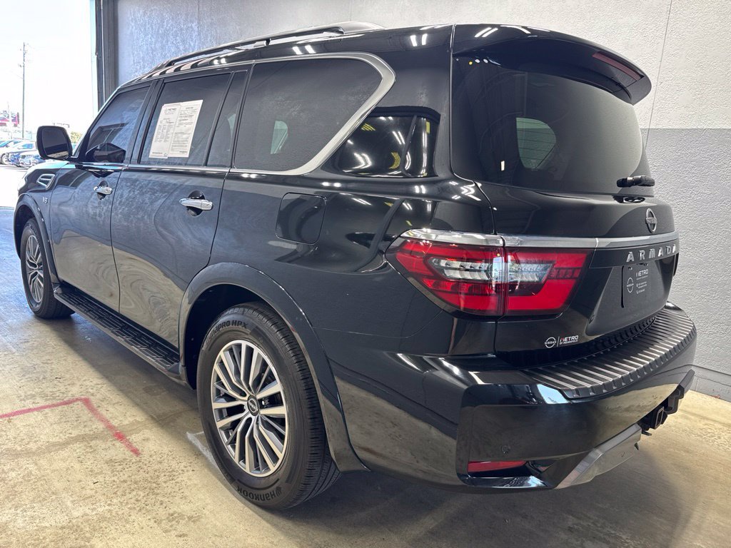 Used 2022 Nissan Armada SL w/ Captain's Chairs Package AWD/4WD image 3