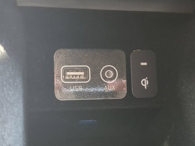 Used 2019 Genesis G90 3.3T Premium RWD image 21