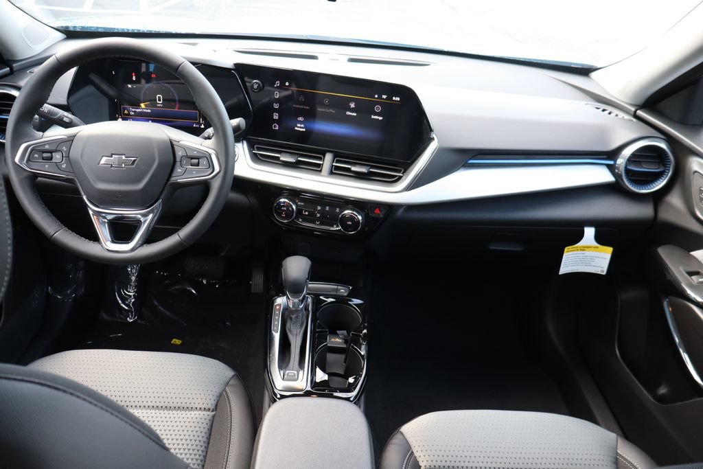 New 2026 Chevrolet Trax LT w/ Midnight Edition FWD image 16