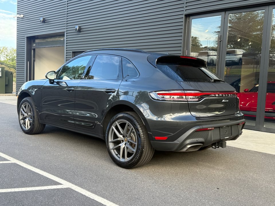 Certified 2026 Porsche Macan Turbo AWD/4WD image 3
