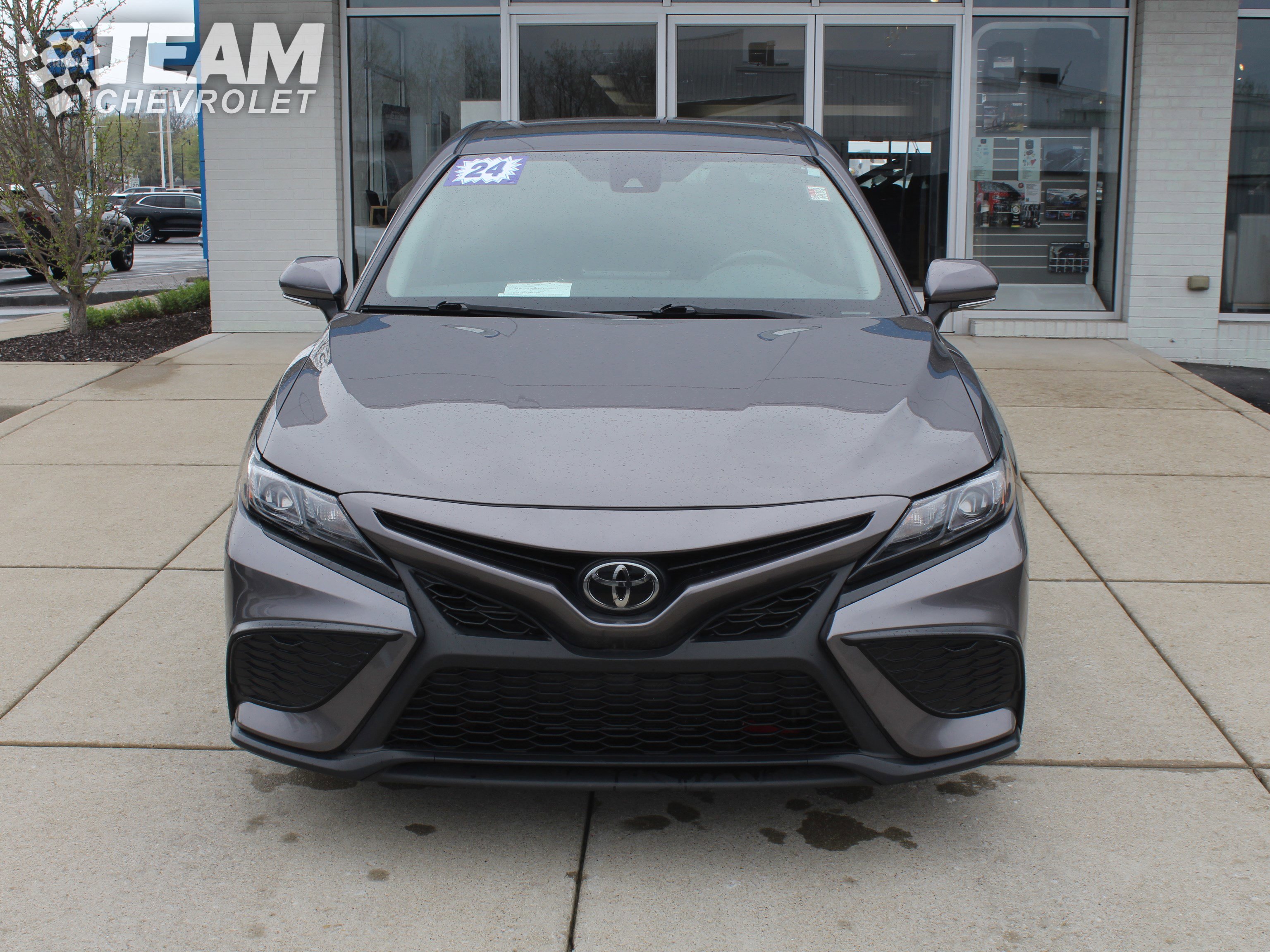 Used 2024 Toyota Camry SE image 9