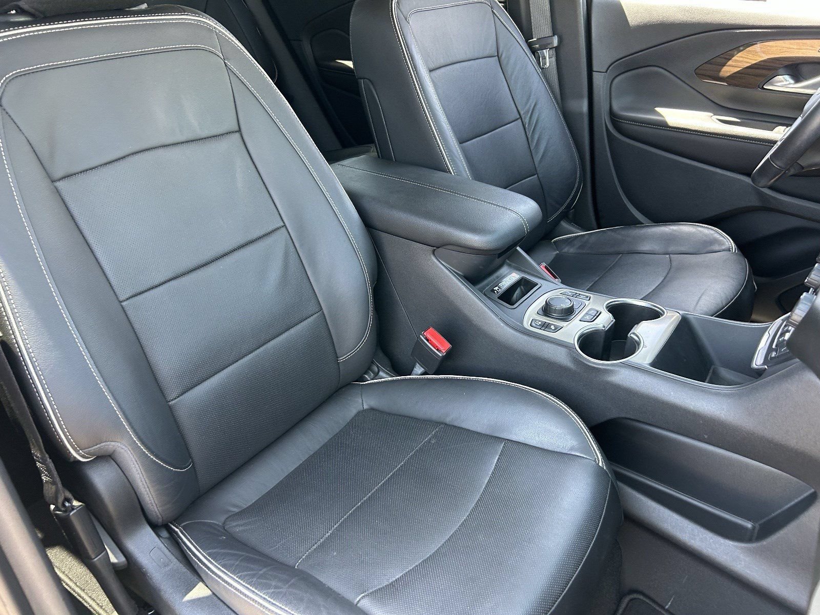 Certified 2020 GMC Terrain Denali w/ Denali Premium Package AWD/4WD image 11