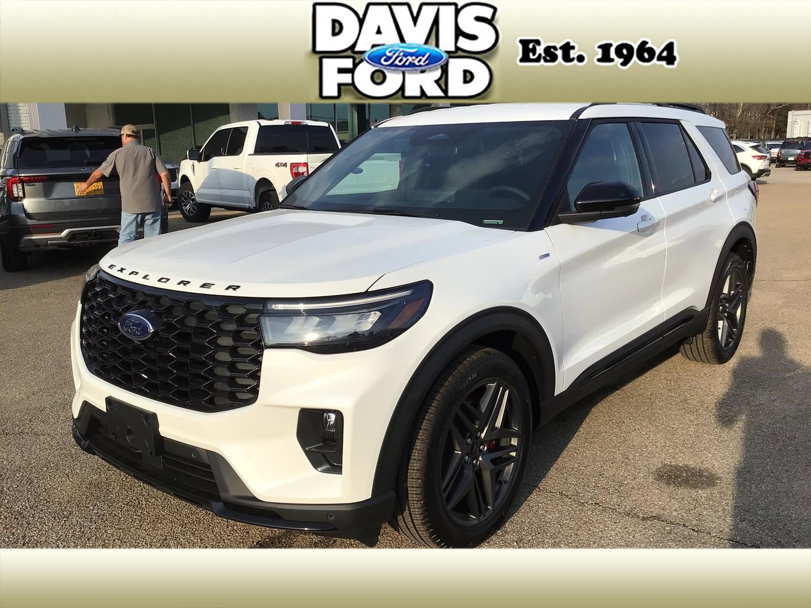 New 2026 Ford Explorer ST-Line w/ ST-Line Street Pack image 1