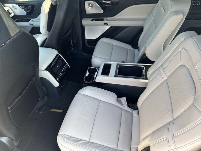 Used 2025 Lincoln Aviator Reserve w/ Equipment Group 201A AWD/4WD image 16