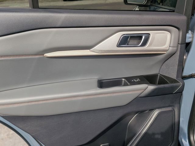 Used 2025 Ford Explorer Active w/ Active Comfort Package image 25