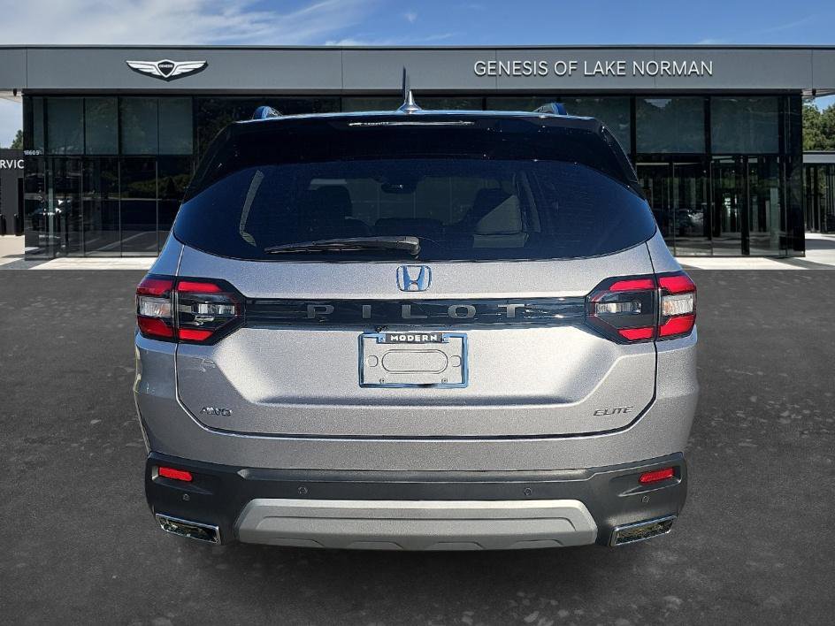Used 2025 Honda Pilot Elite image 8