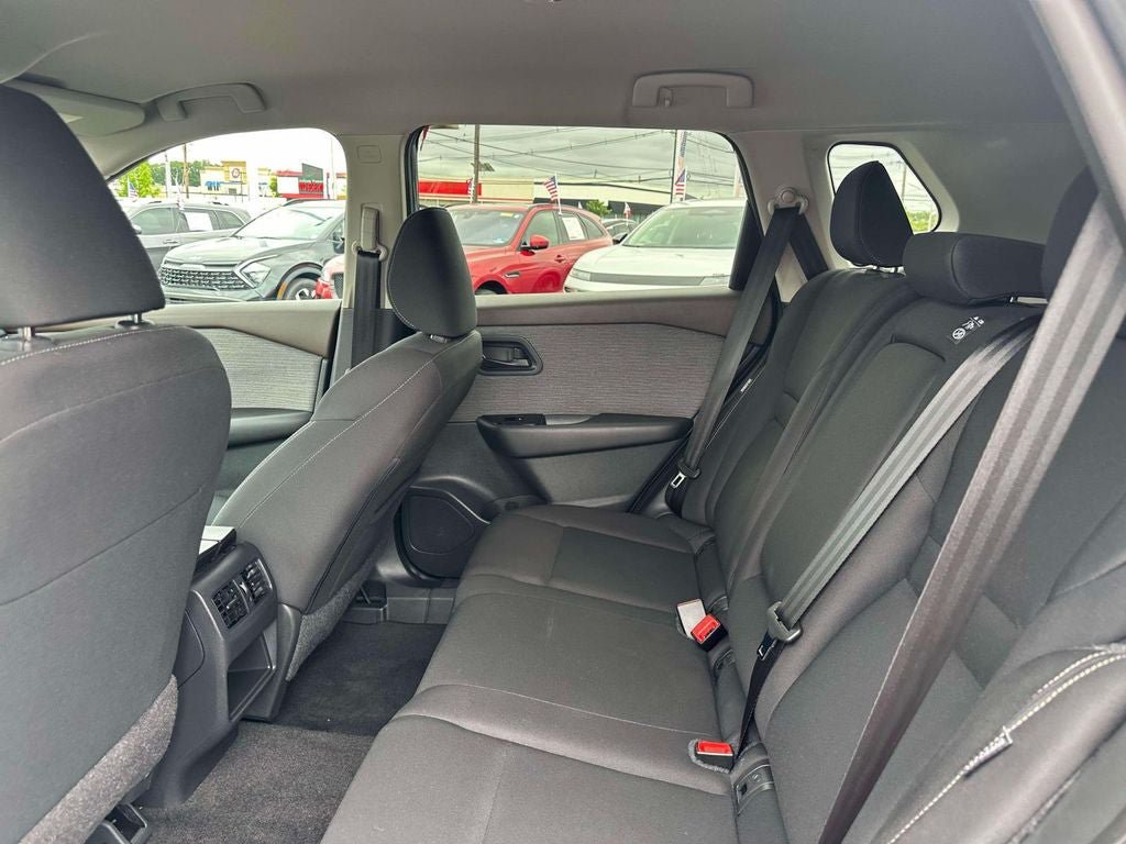 Used 2023 Nissan Rogue S AWD/4WD image 10